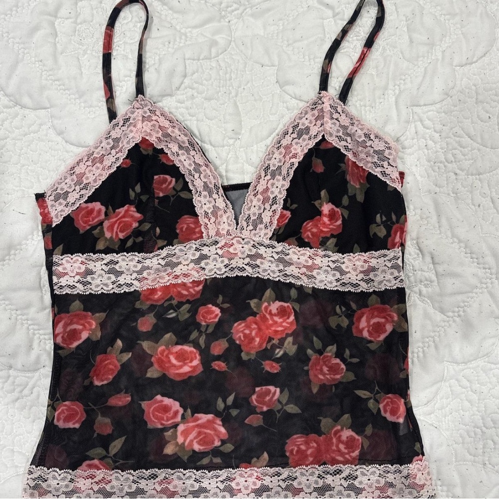 Floral Lace Trim Crop Top - Black and Pink